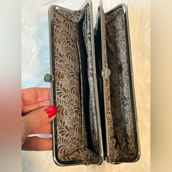 Hobo Black Lauren Leather Wallet Clutch Bag - Picture 7 of 9